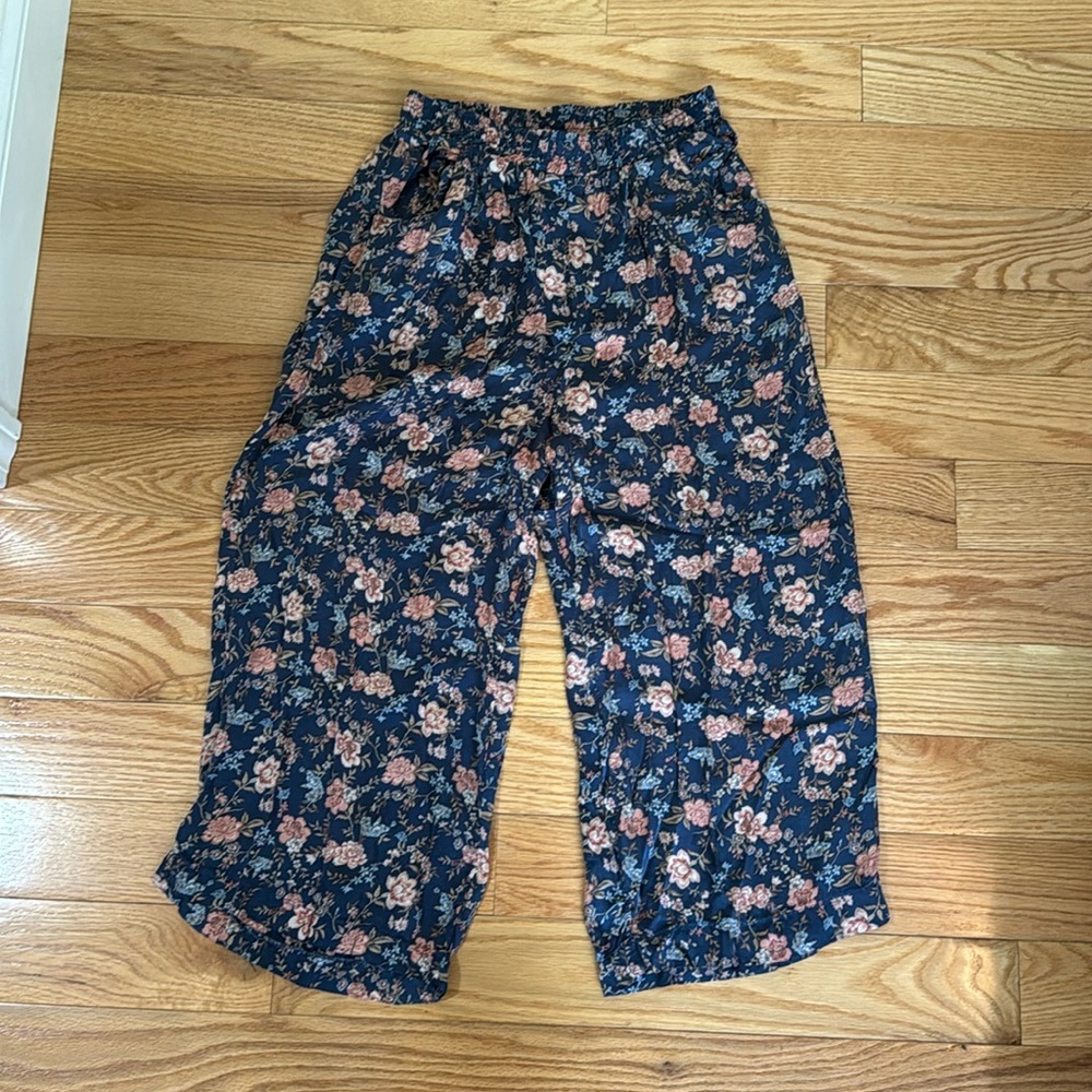 Don’t Ask Why floral cropped pants